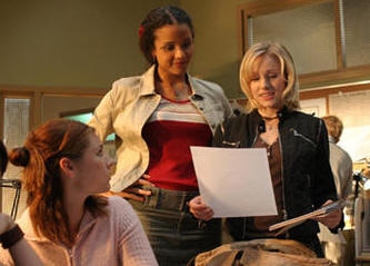 Veronica Mars - Sydney Tamiia Poitier & Kristen Bell